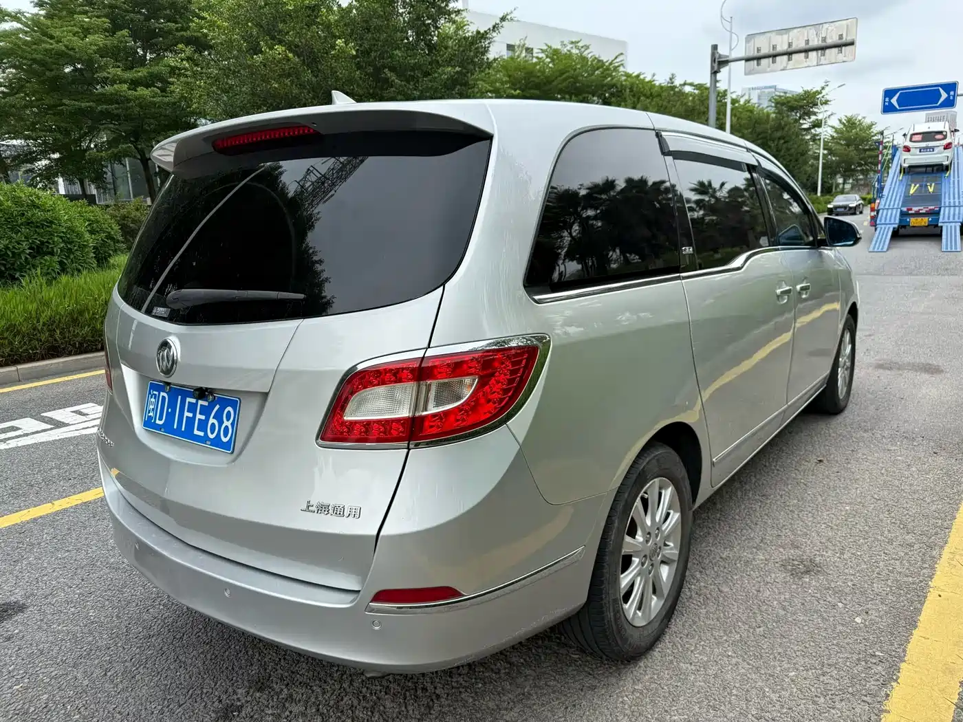 Buick GL8 2011 3.0L GT Luxury Business Elegance Edition фото 9
