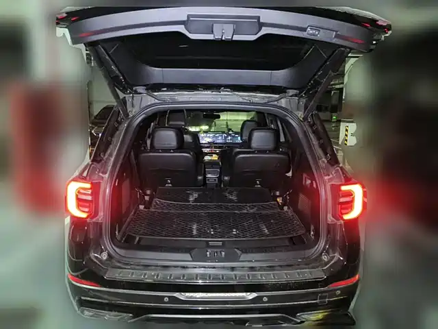 Ford Explorer 2023 EcoBoost 285 AWD ST-LINE 6-Seater — фото 5