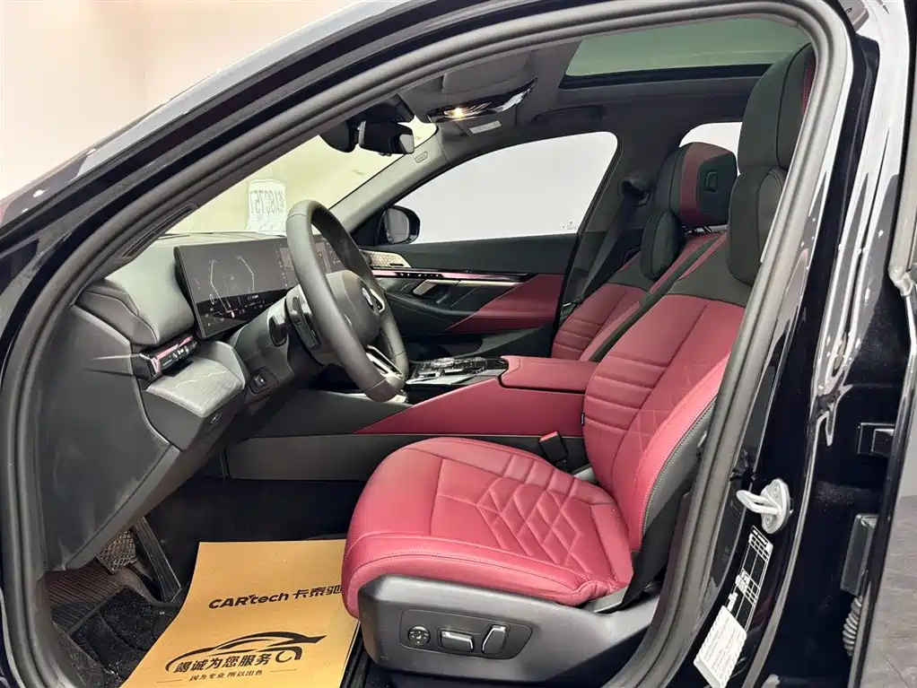 BMW 5 Series 2025 530Li Premium M Sport Package фото 8