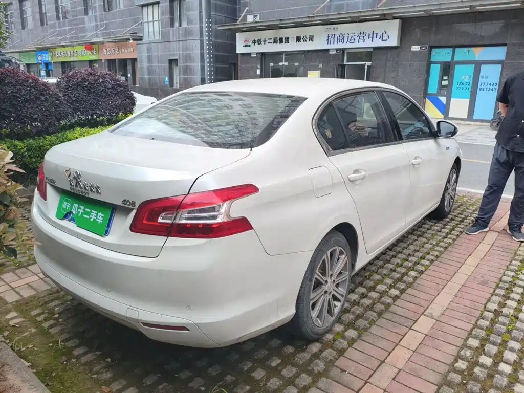 Peugeot 408 2015 Model 1.2T Automatic Luxury Edition фото 5