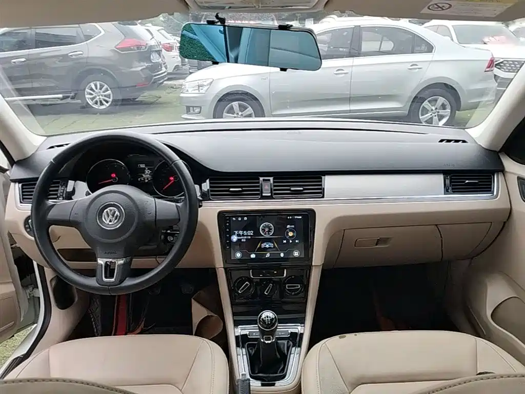 Volkswagen Bora 2014 1.6L Manual Comfort Edition фото 10