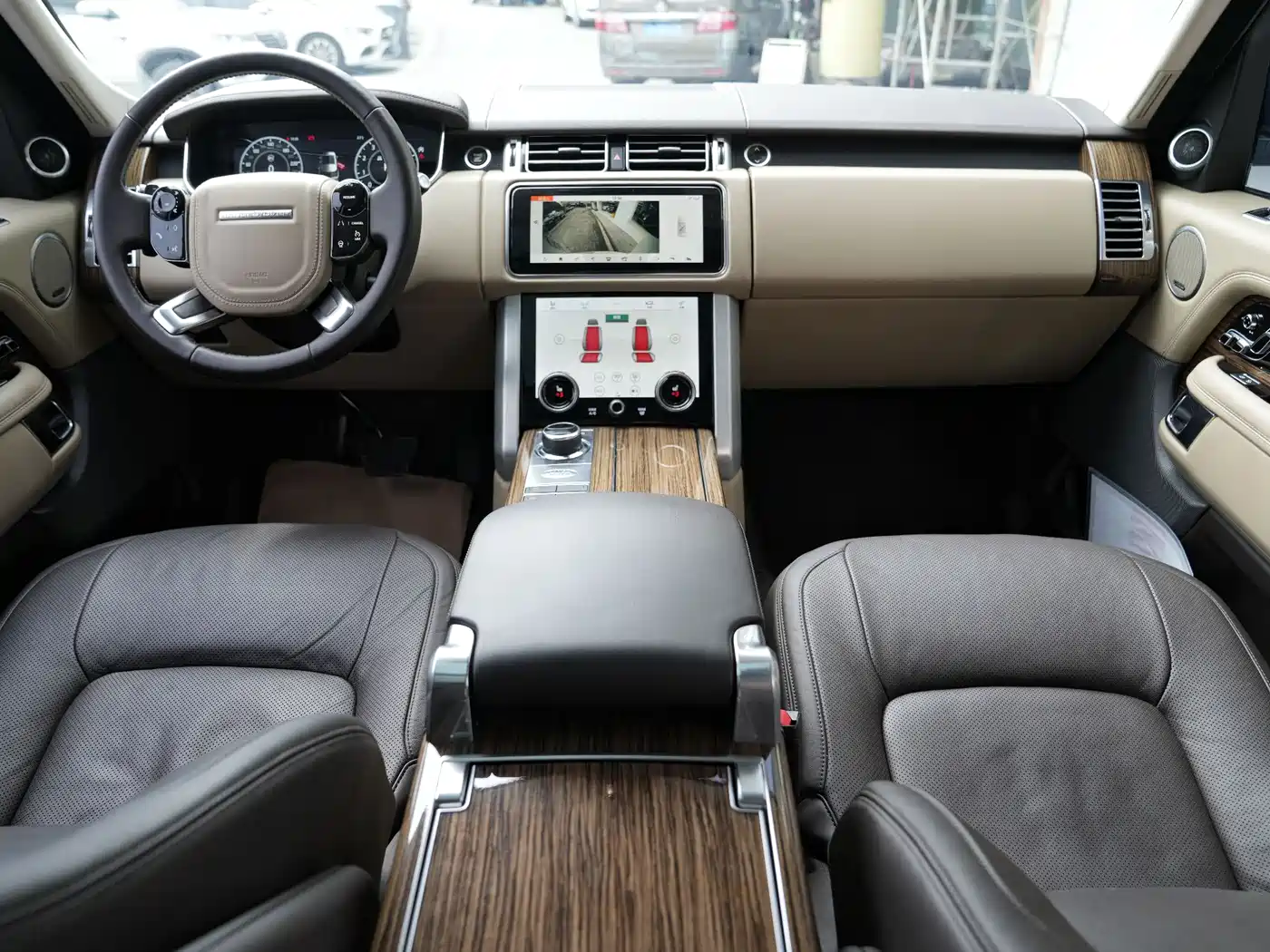 Land Rover Range Rover 2022 3.0 L6 400PS Heritage Extended Classic Edition фото 9