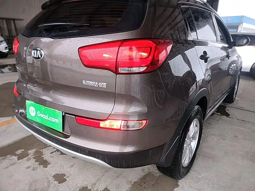 Kia Sportage 2016 2.0L Manual 2WD GL фото 8