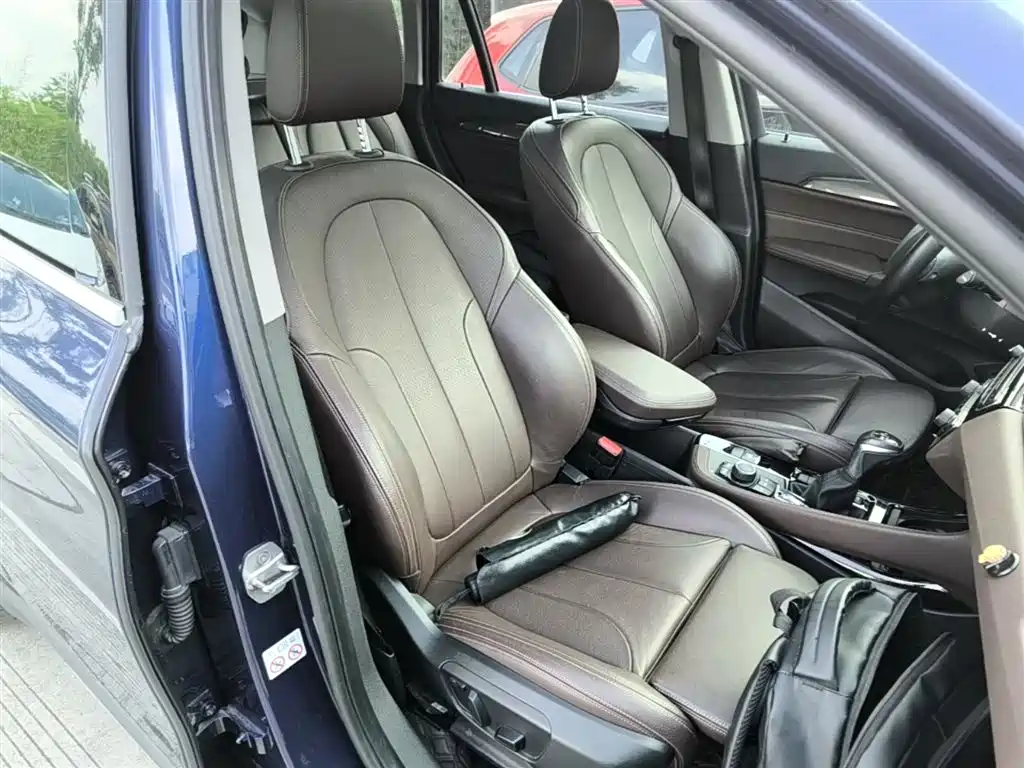 BMW X1 2018 sDrive18Li Premium Model фото 25