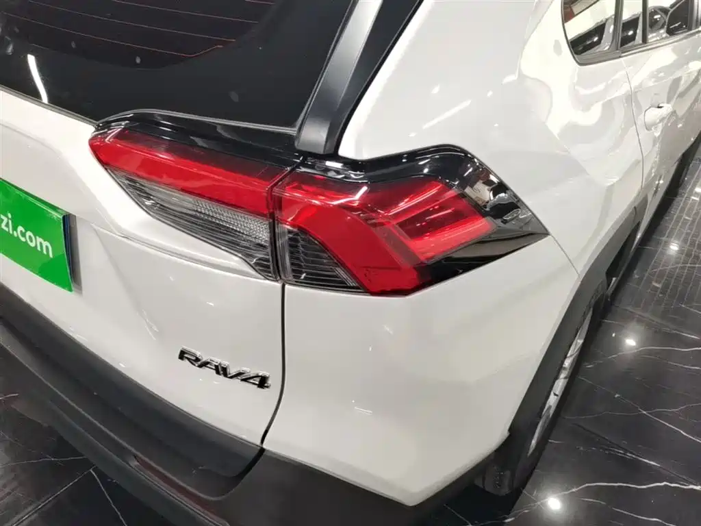 Toyota RAV4 Rongfang 2023 2.0L CVT 2WD Urban Edition фото 8