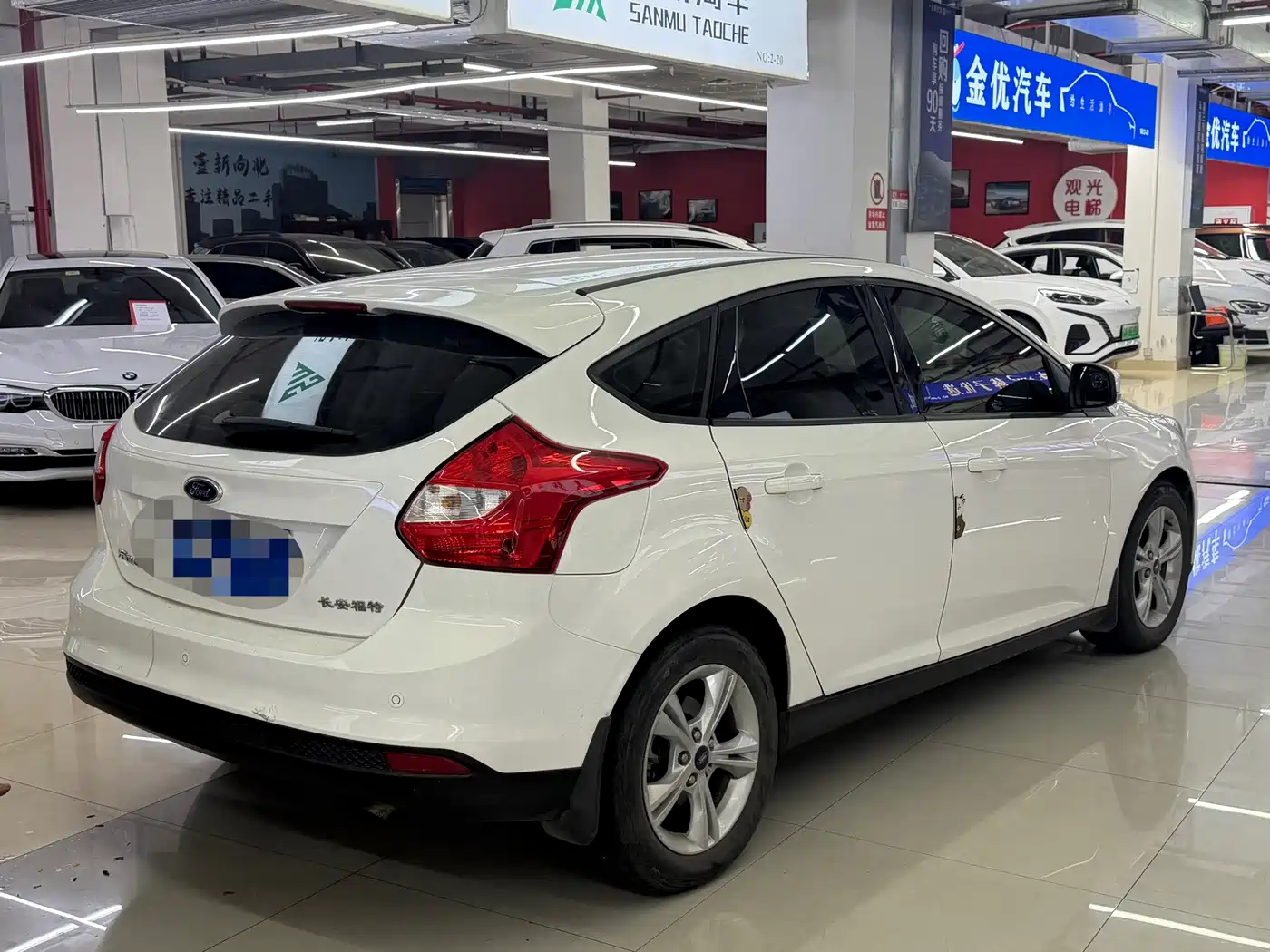 Ford Focus 2014 2012 Hatchback 1.6L Automatic Trend