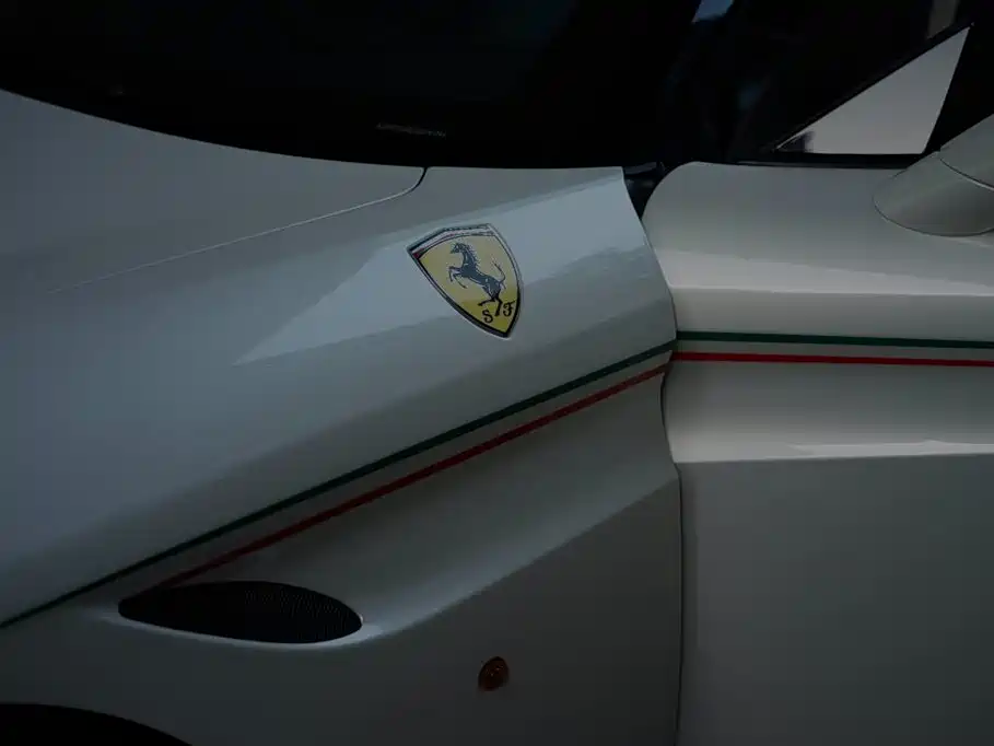Ferrari California T 2016 2015 3.9T Standard