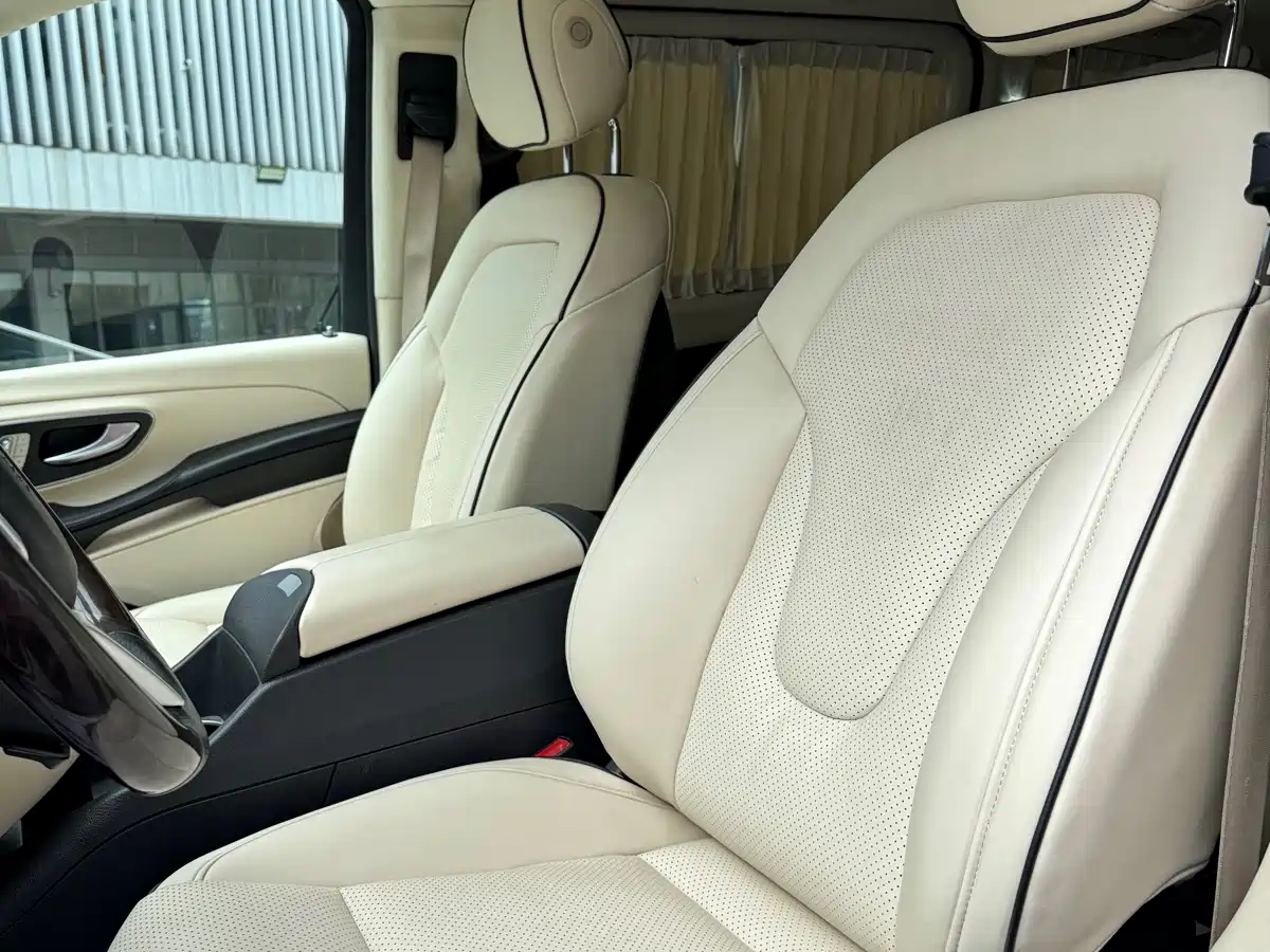 Mercedes-Benz V-Class 2018 V 260 L Premium Long Wheelbase Edition China VI фото 9