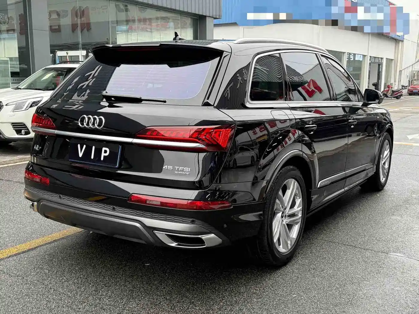 AUDI Q7