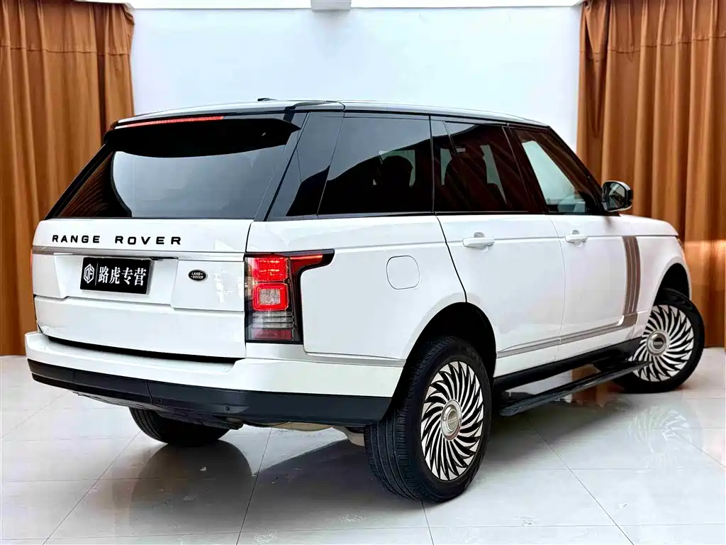 Land Rover Range Rover 2015 3.0 TDV6 Vogue фото 4
