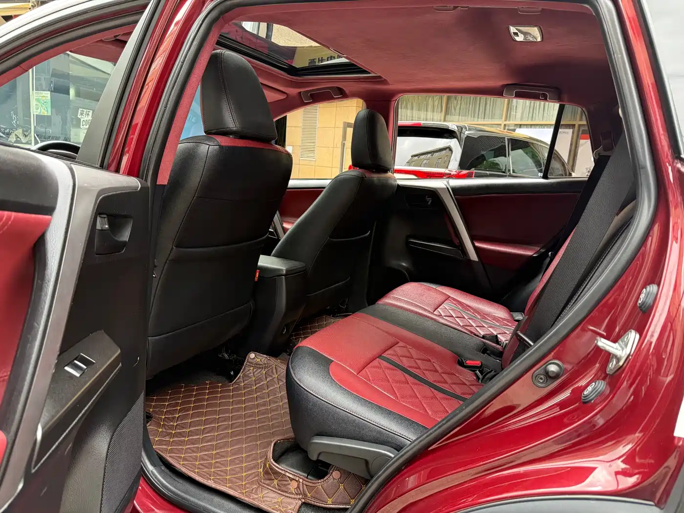 Toyota RAV4 Rongfang 2019 2.0L CVT 2WD Style X Limited Edition China VI фото 10