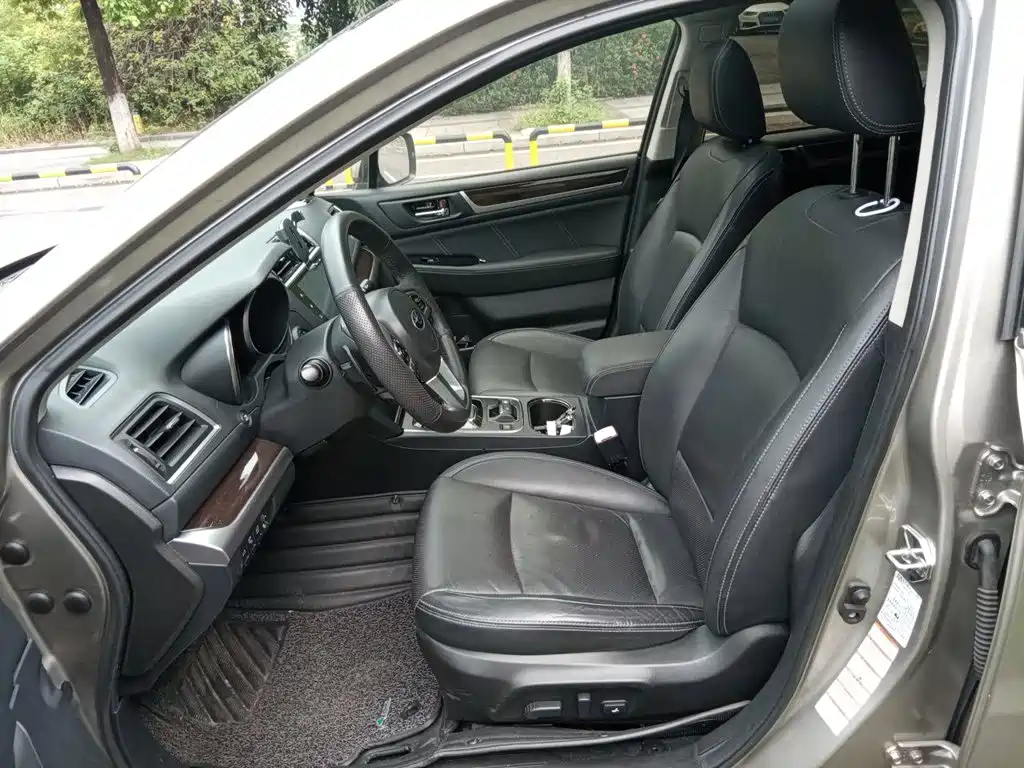 Фото 8 - Subaru Outback