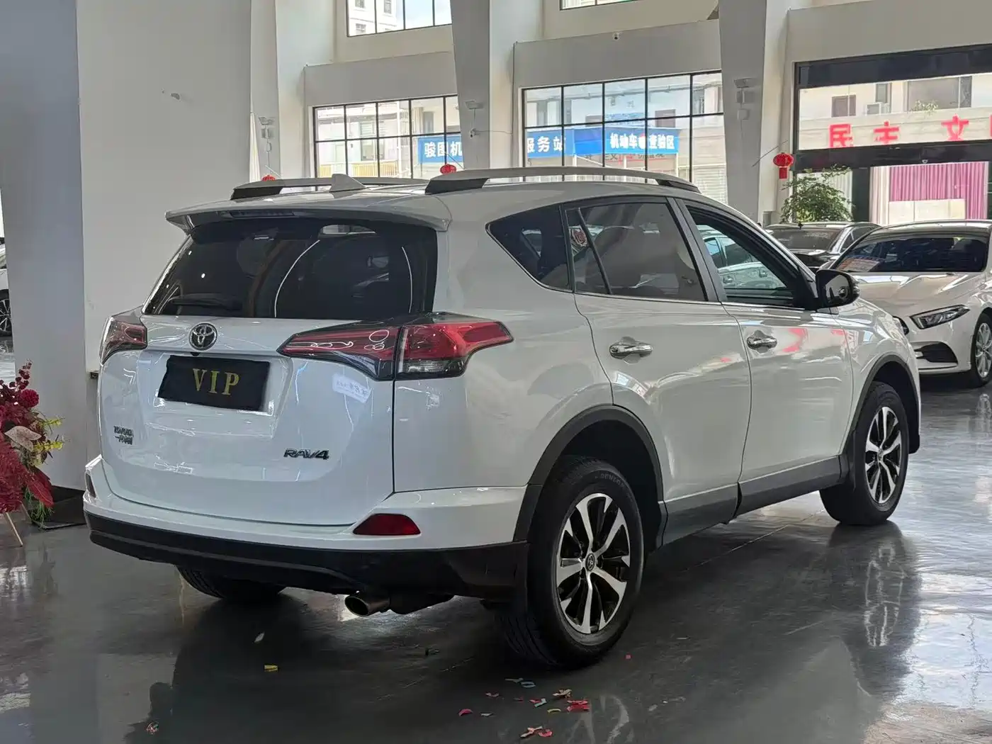 Toyota RAV4 Rongfang 2016 2.0L CVT 2WD Trend (China V) фото 9