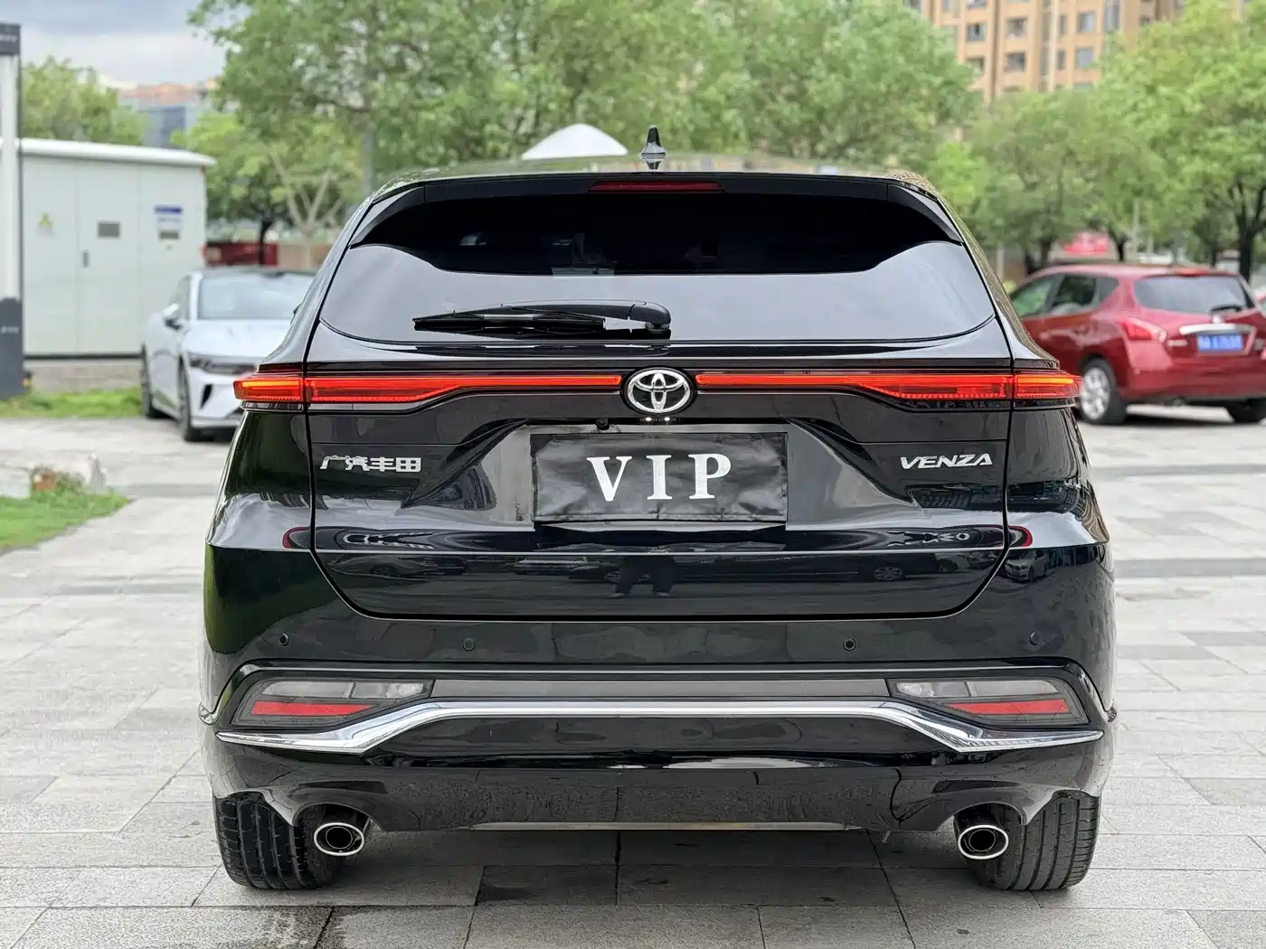 Toyota Venza 2023 2.0L CVT FWD Premium фото 4