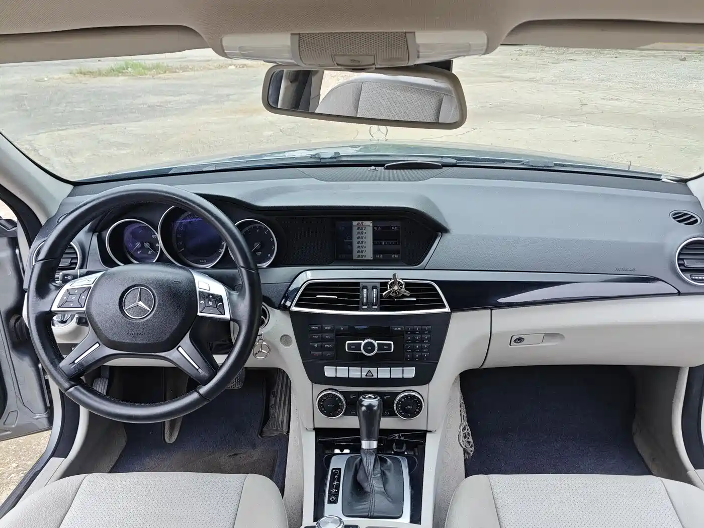 Mercedes-Benz C-Class 2013 C 180 Classic Grand Edition фото 2