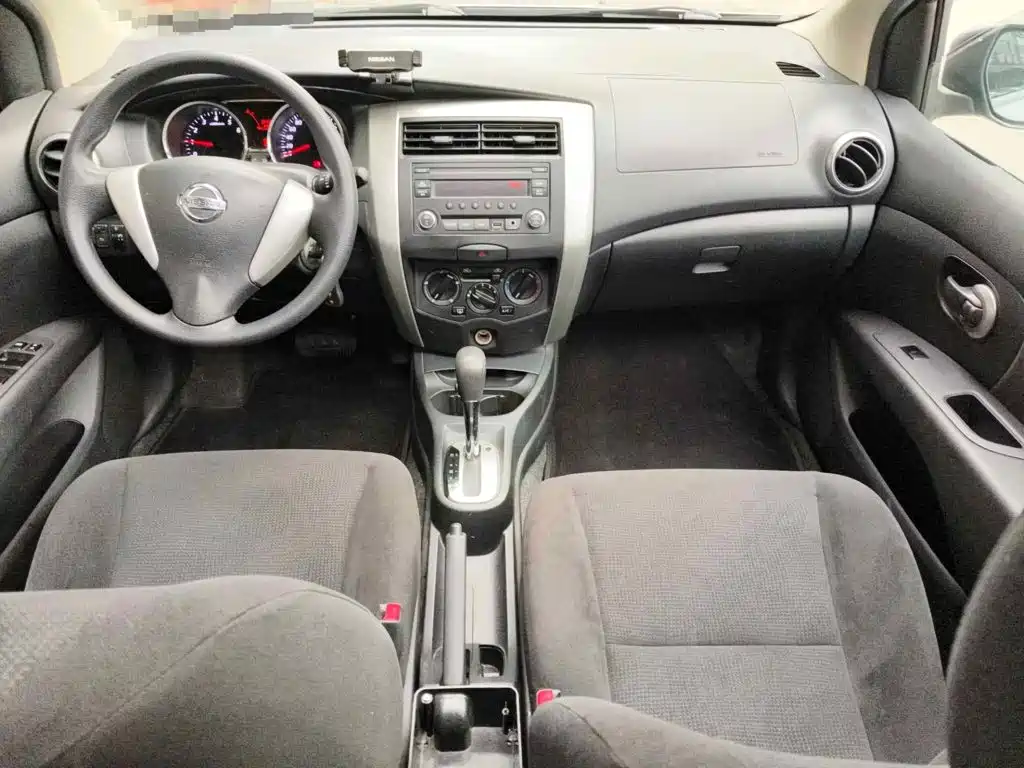 Photo 12 - Nissan Livina