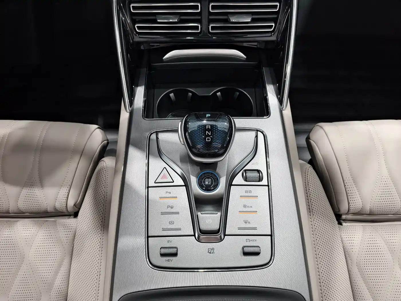 BYD Tang New Energy 2025 Smart Driving Edition DM-i 115KM Flagship фото 13
