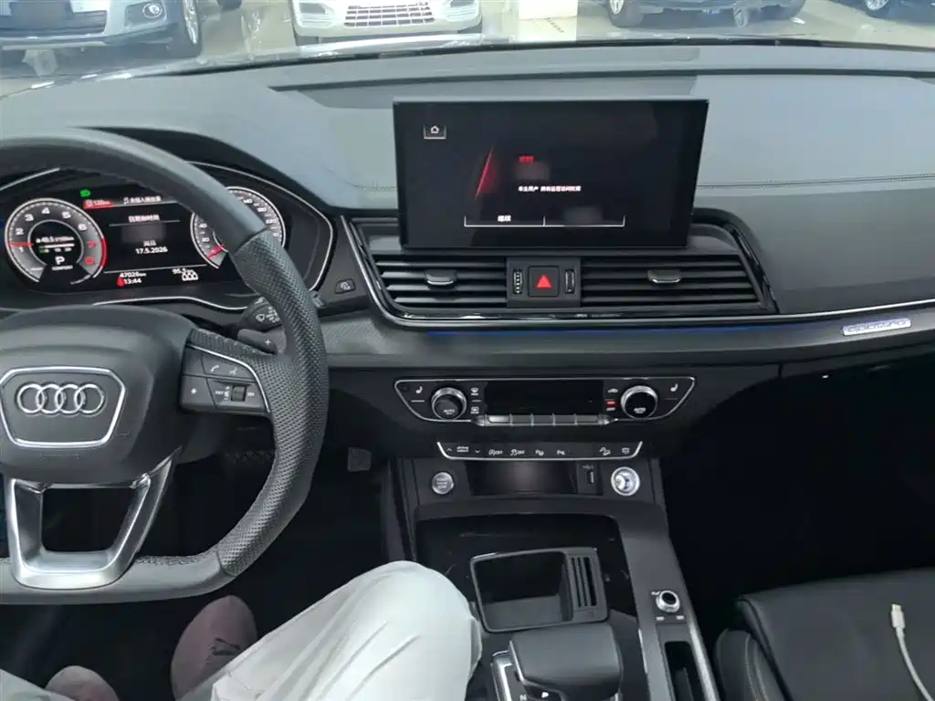 Audi Q5L 2022 Facelift 45T Luxury Dynamic фото 10