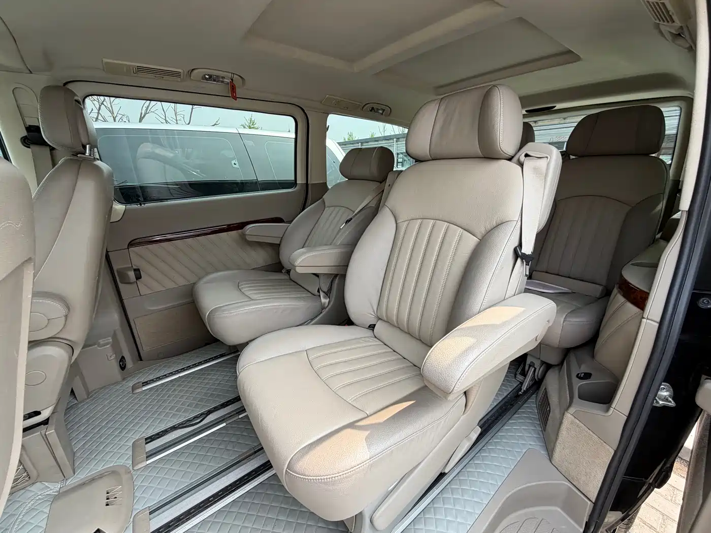 Mercedes-Benz Viano 2013 3.0L Privilege Edition фото 9