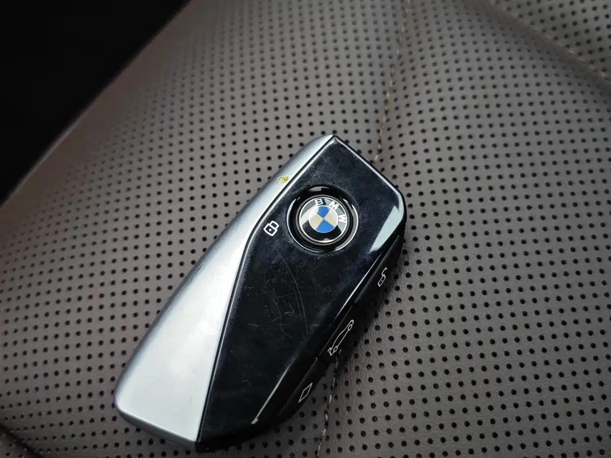 BMW 7 Series 2023 Model 735Li M Sport Package фото 20