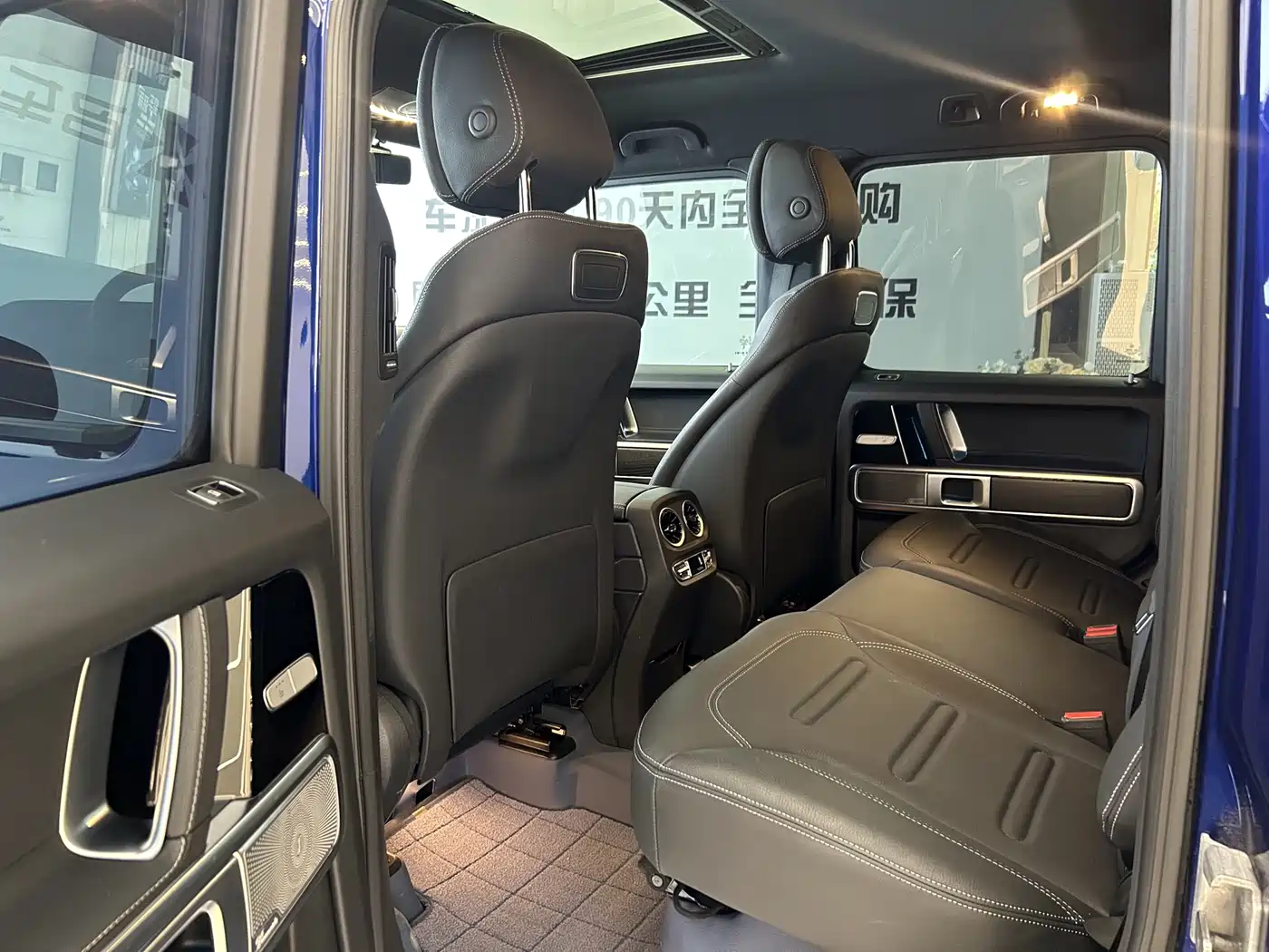 Фото 19 - Mercedes-Benz G-Class