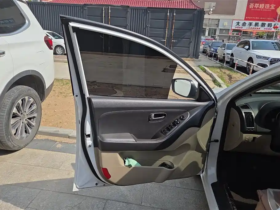 Hyundai Elantra 2011 1.6L Automatic Comfort фото 7