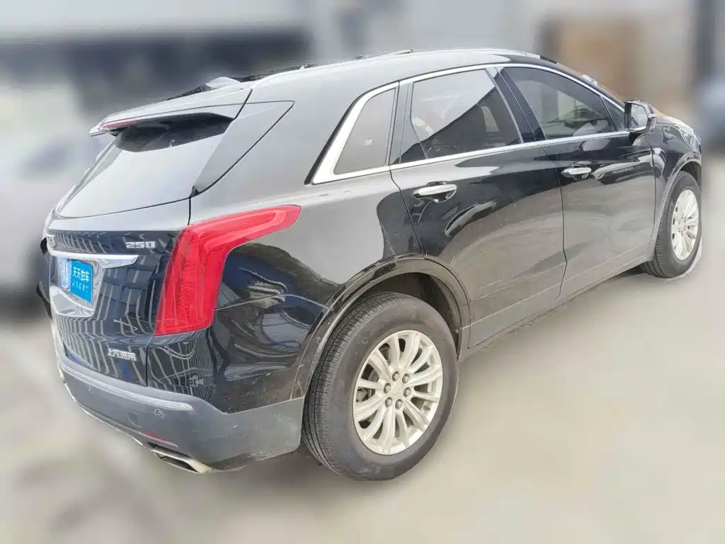 Фото 2 - Cadillac XT5