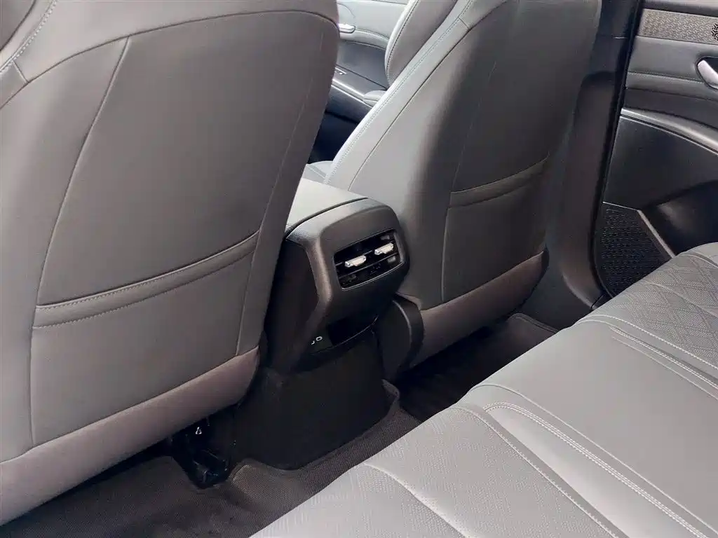 BYD Qin PLUS 2025 DM-i Smart Drive Edition 55KM Surpassing Type фото 9