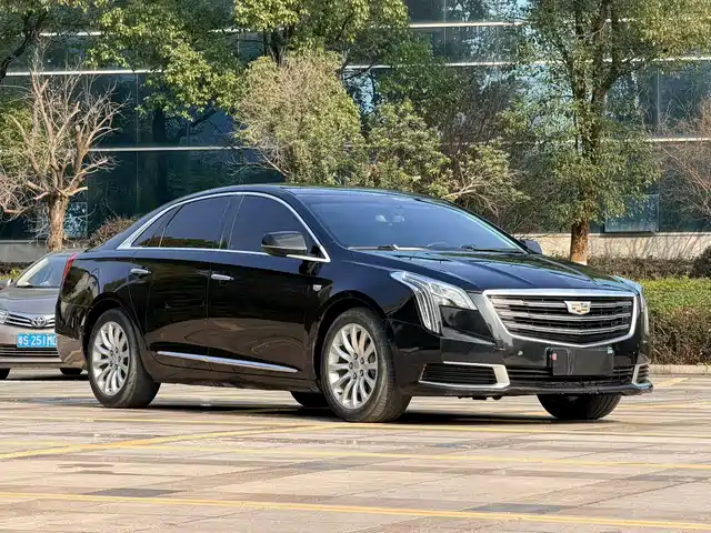 CADILLAC XTS