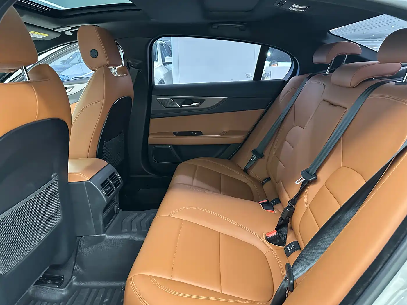 Jaguar XEL 2024 Model 2.0T 250PS R-DYNAMIC S Progressive Sport Edition фото 15