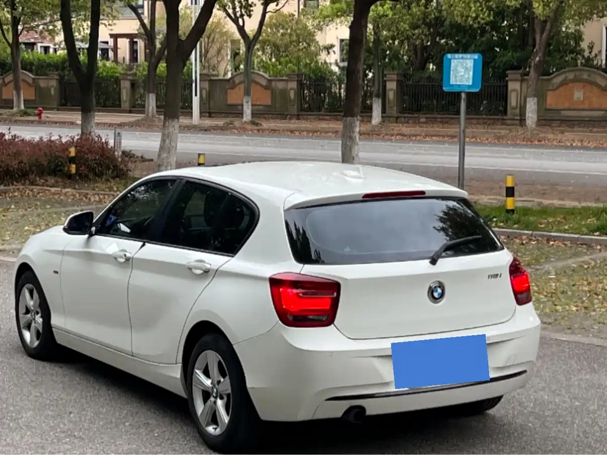 BMW 1 Series (Import) 2013 Facelift 118i Sport Model фото 4