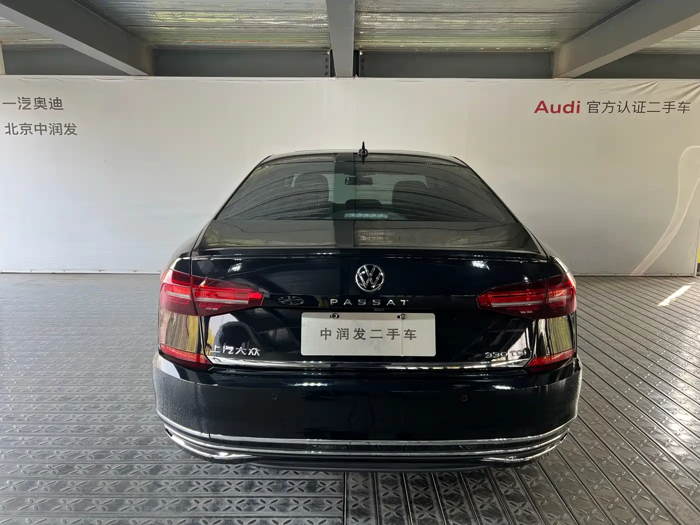 Volkswagen Passat 2020 Facelift 330TSI Luxury China VI фото 4
