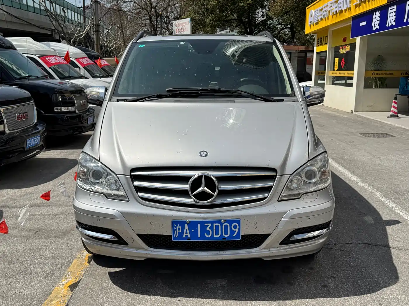 Mercedes-Benz Viano 2013 Model 3.0L Navigation Edition фото 2
