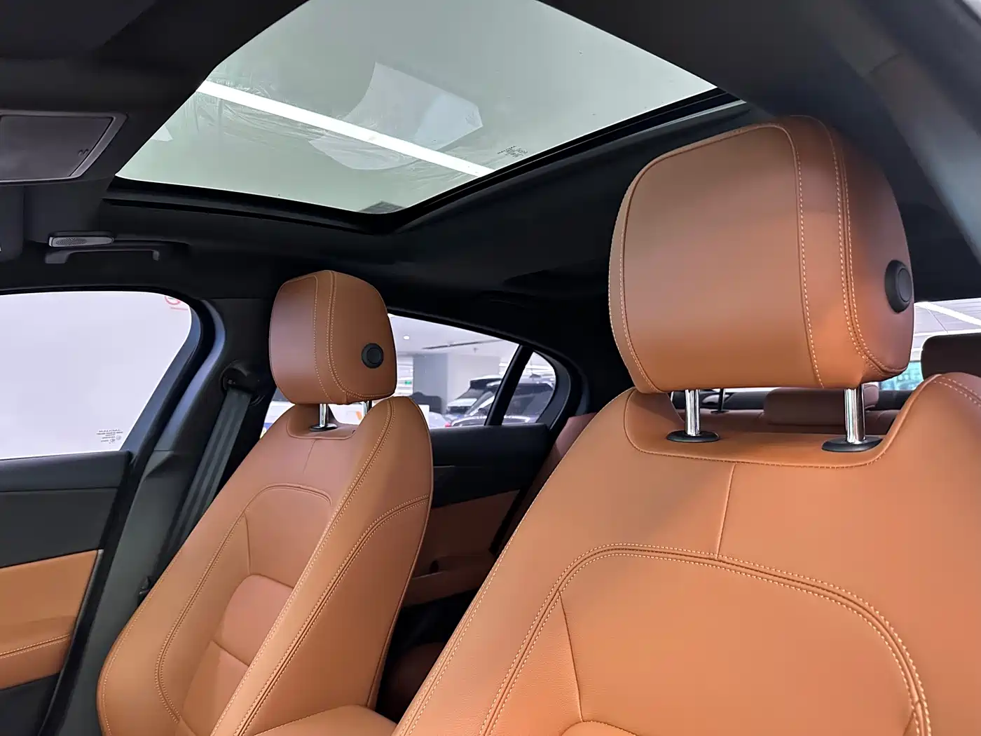 Jaguar XEL 2024 Model 2.0T 250PS R-DYNAMIC S Progressive Sport Edition фото 11