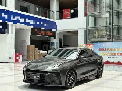 Lynk & Co 03