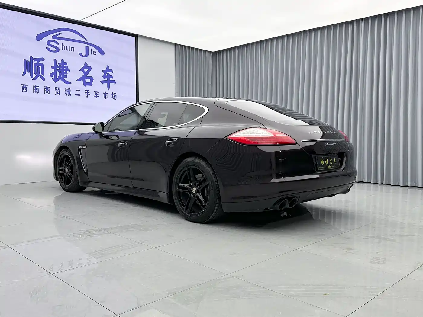 Porsche Panamera 2013 Panamera Platinum Edition 3.6L фото 38