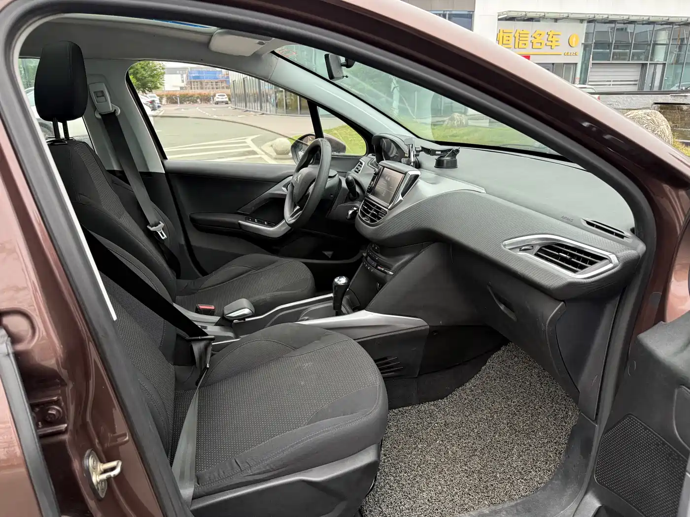 Peugeot 2008 2014 1.6L Automatic Fashion Edition фото 16