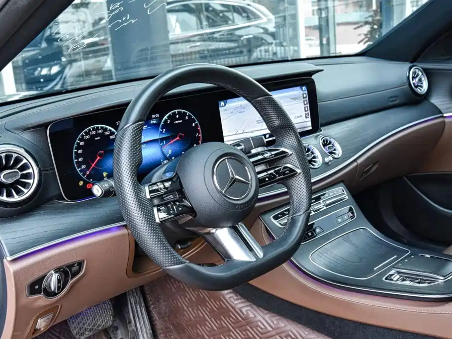 Mercedes-Benz E-Class 2022 E 300 L Sport Fashion фото 10