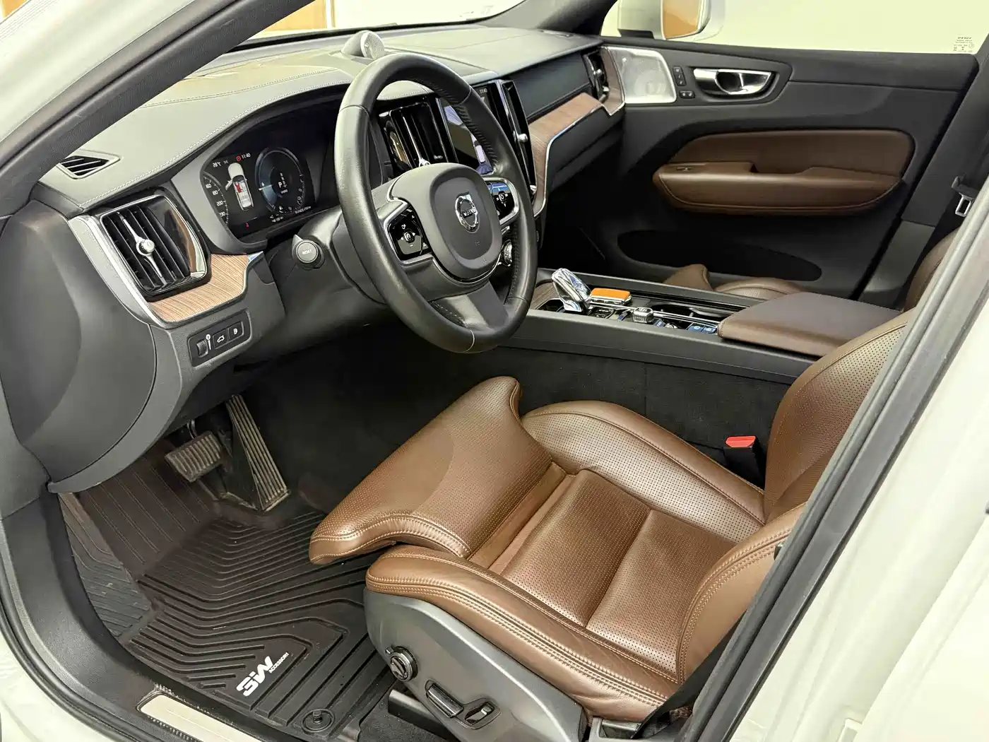 Фото 8 - Volvo XC60 Plug-in Hybrid