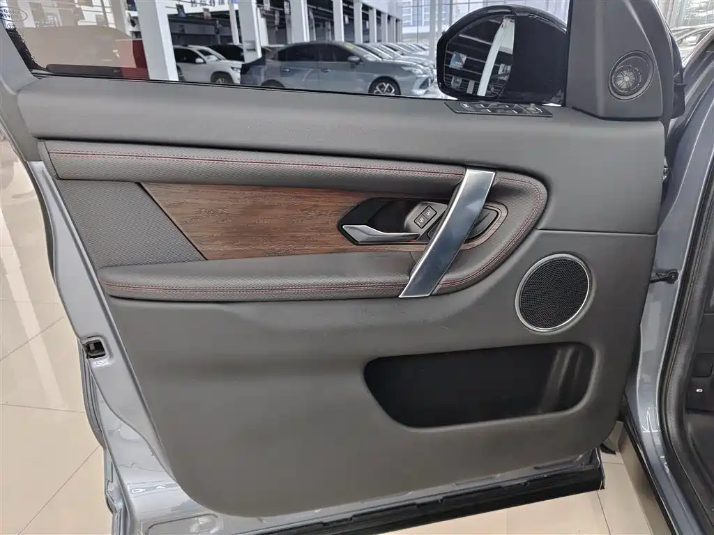 Land Rover Discovery Sport 2022 Model Facelift 249PS R-Dynamic S Performance Edition 5-seater фото 6