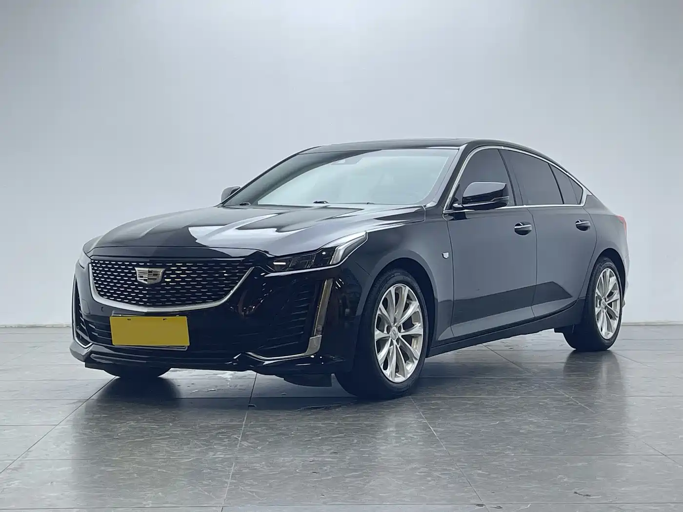 Фото 1 - Cadillac CT5