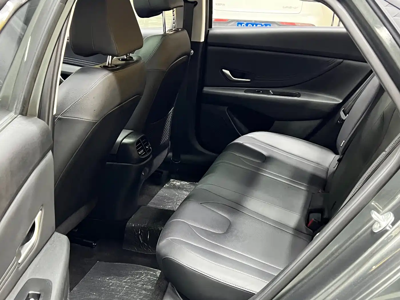 Hyundai Elantra 2023 Model 1.5L CVT LUX Premium Edition фото 16