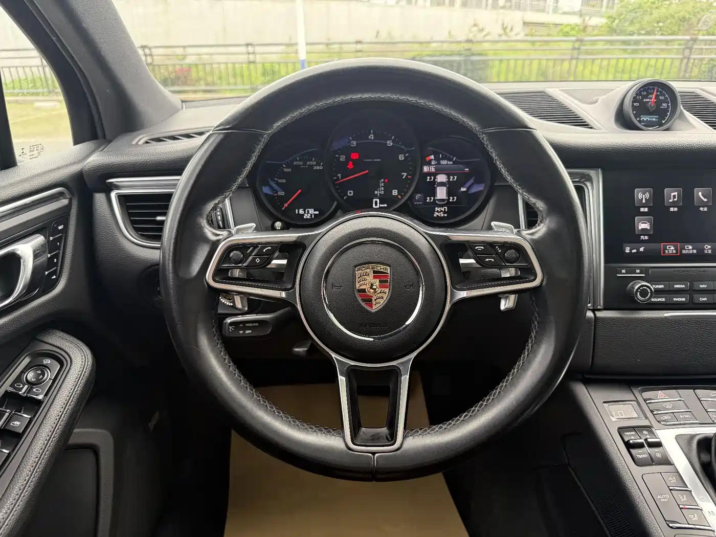 Porsche Macan 2017 Macan 2.0T фото 15