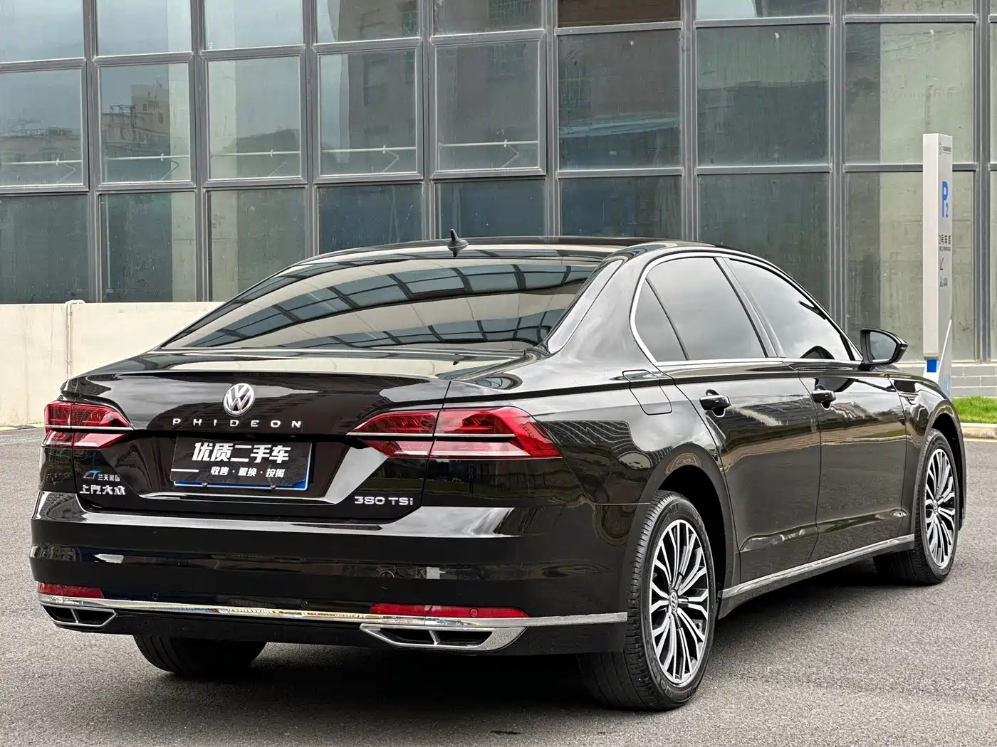 Volkswagen Phideon 2018 Facelift 380TSI FWD Business фото 7