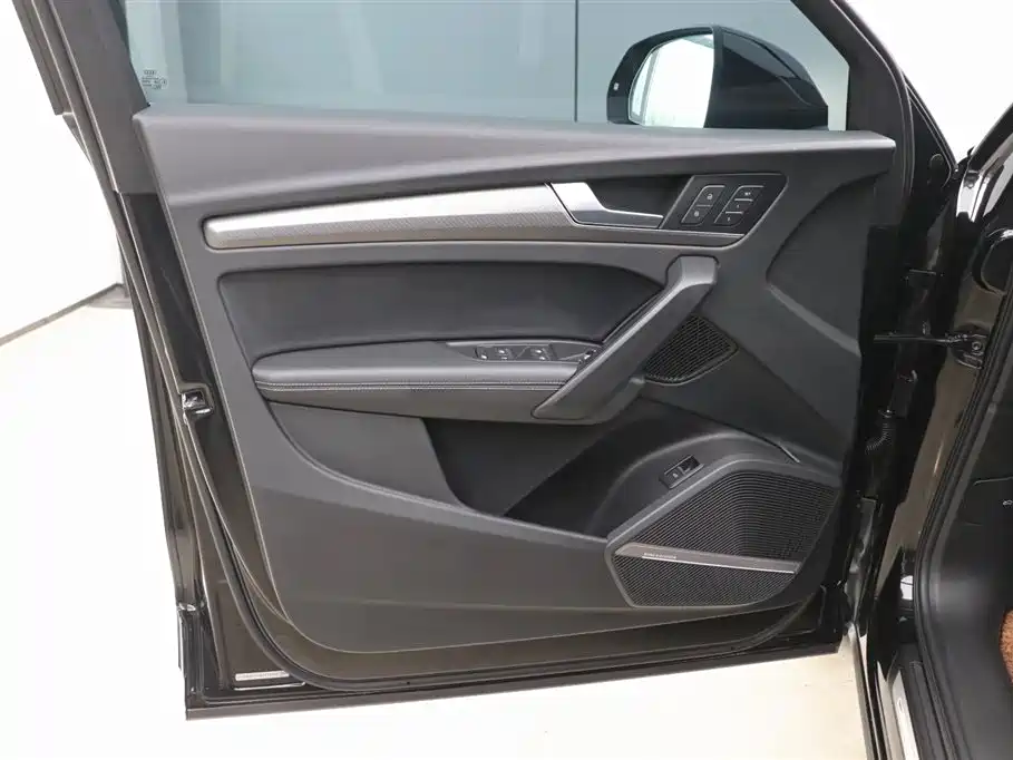 Audi Q5L 2022 45T Luxury Dynamic фото 10
