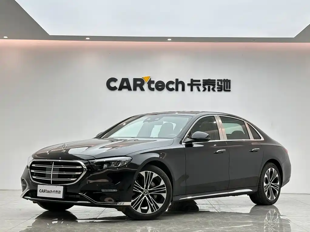Фото 1 - Mercedes-Benz E-Class
