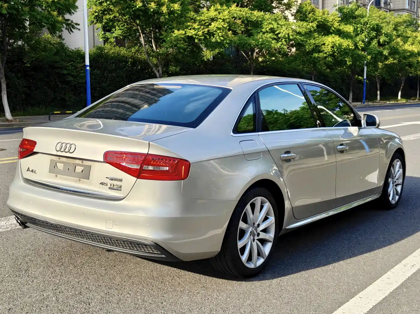 Фото 3 - Audi A4L