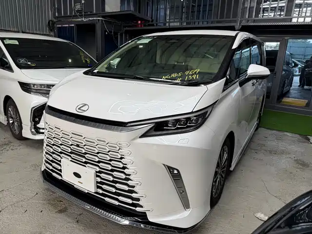 Lexus Lexus LM 2025 Model 500h Four-Seater Imperial Edition