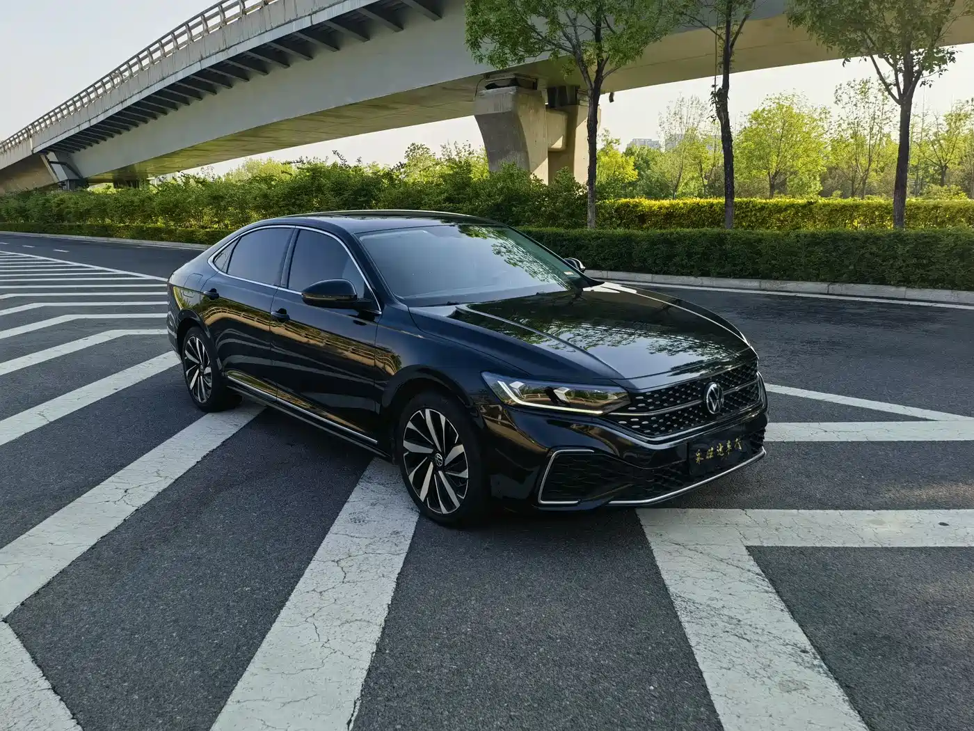 Volkswagen Passat 2022 330TSI Starlight Elite Edition фото 3