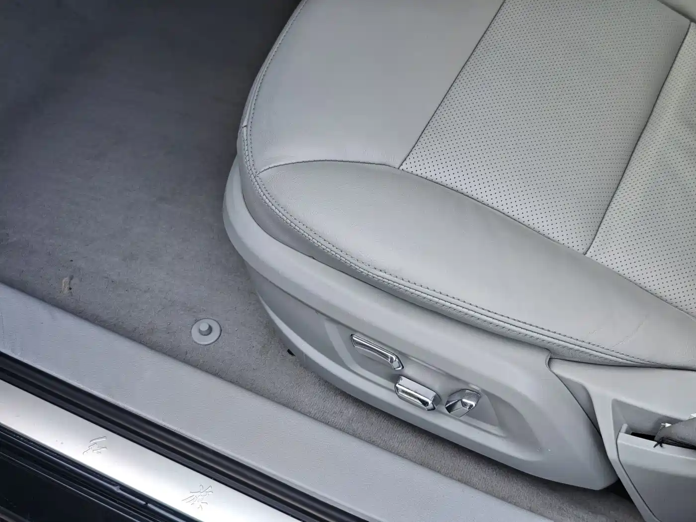 Hongqi H7 2016 2015 2.0T Luxury